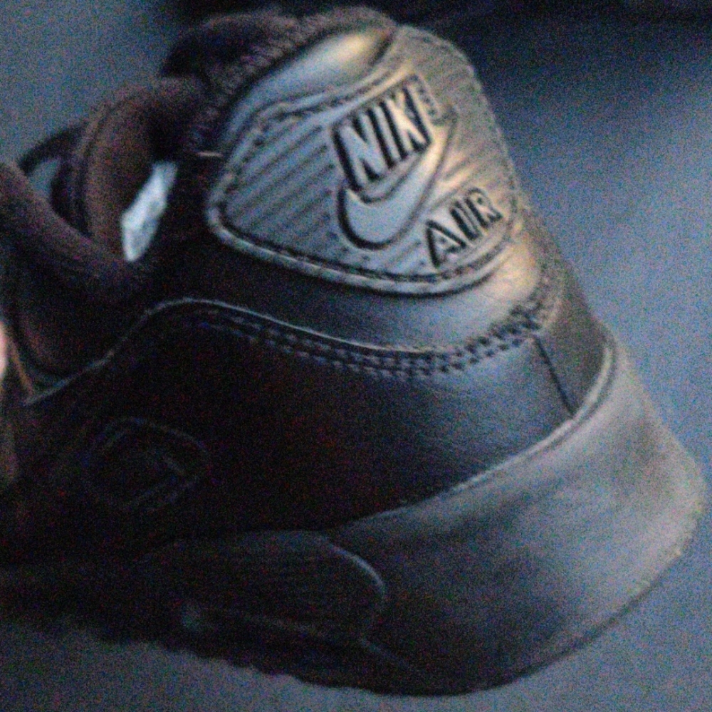 Air Max - Picture 3 of 4
